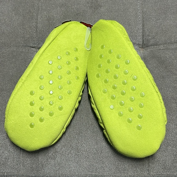 🎄🎅Dr. Seuss The Grinch Slipper Socks🎅🎄 - Picture 3 of 4